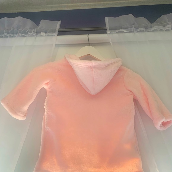 🍁🍂 BabyGirls SoftFlannel Hooded Bathrobe 12mo NWOT - Picture 2 of 2